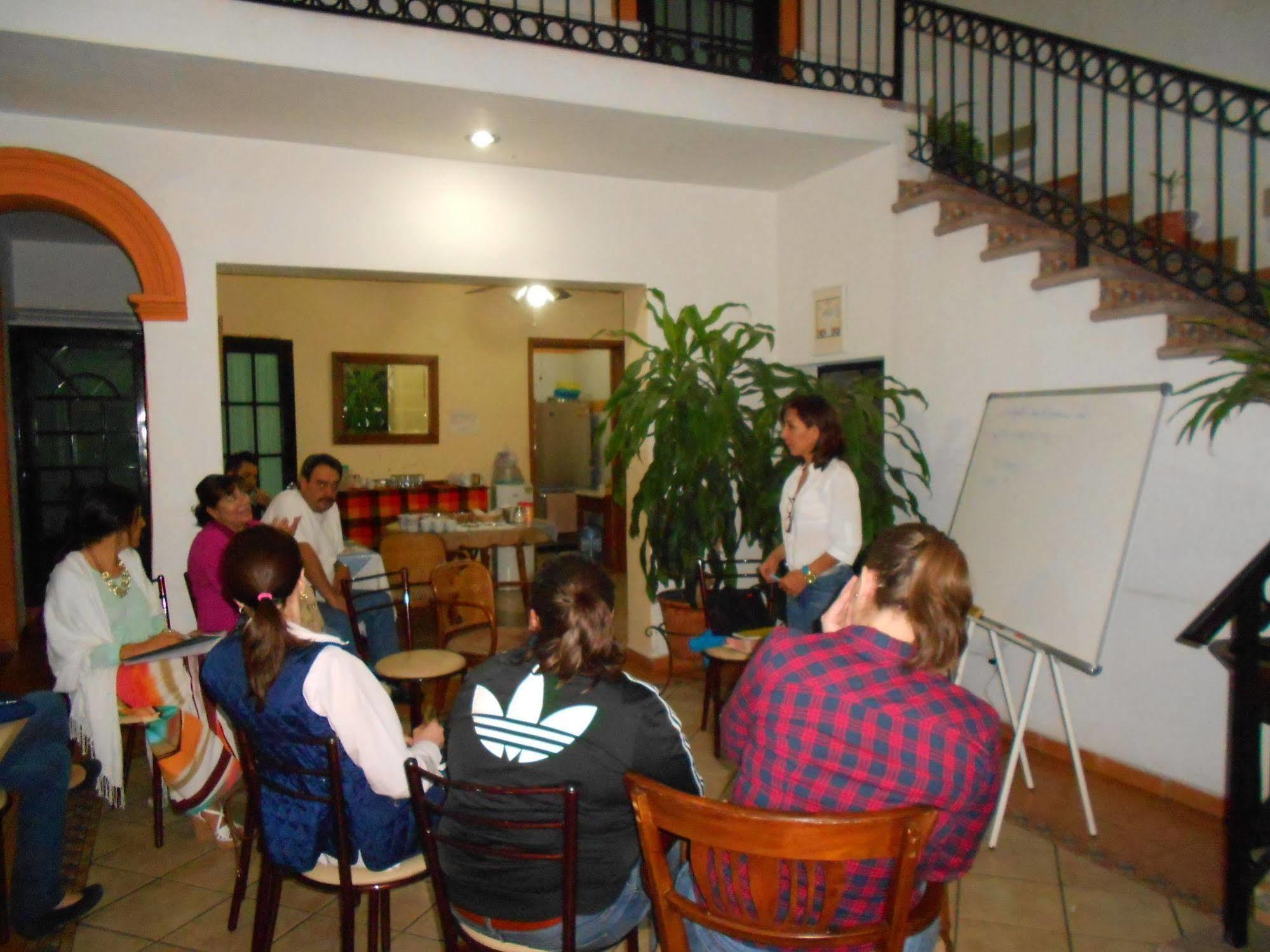Oyo Hotel Posada Garibaldi Guadalajara Extérieur photo