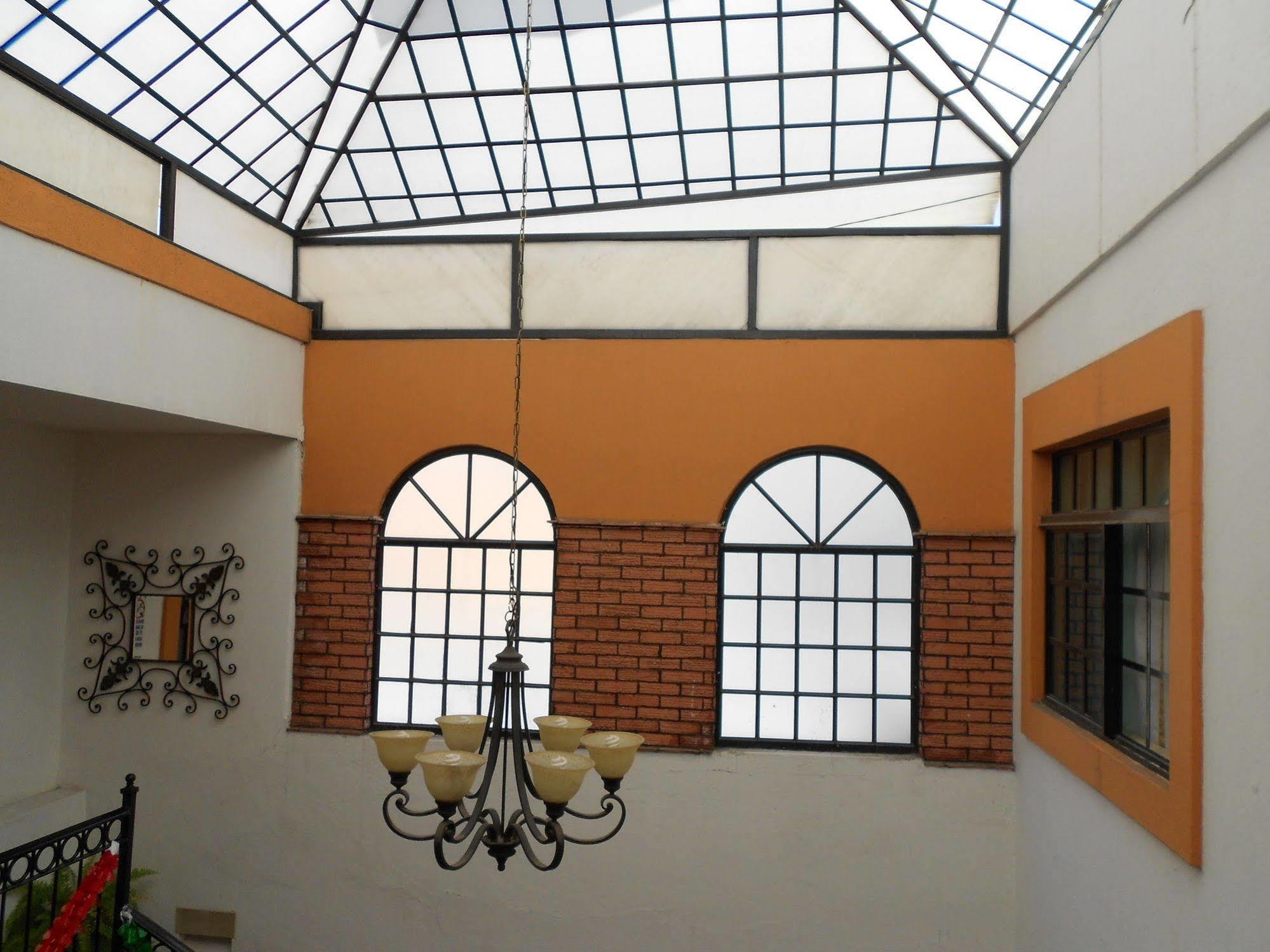 Oyo Hotel Posada Garibaldi Guadalajara Extérieur photo